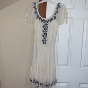 Hollister White/Cream Dress with Blue Flowers Size Small